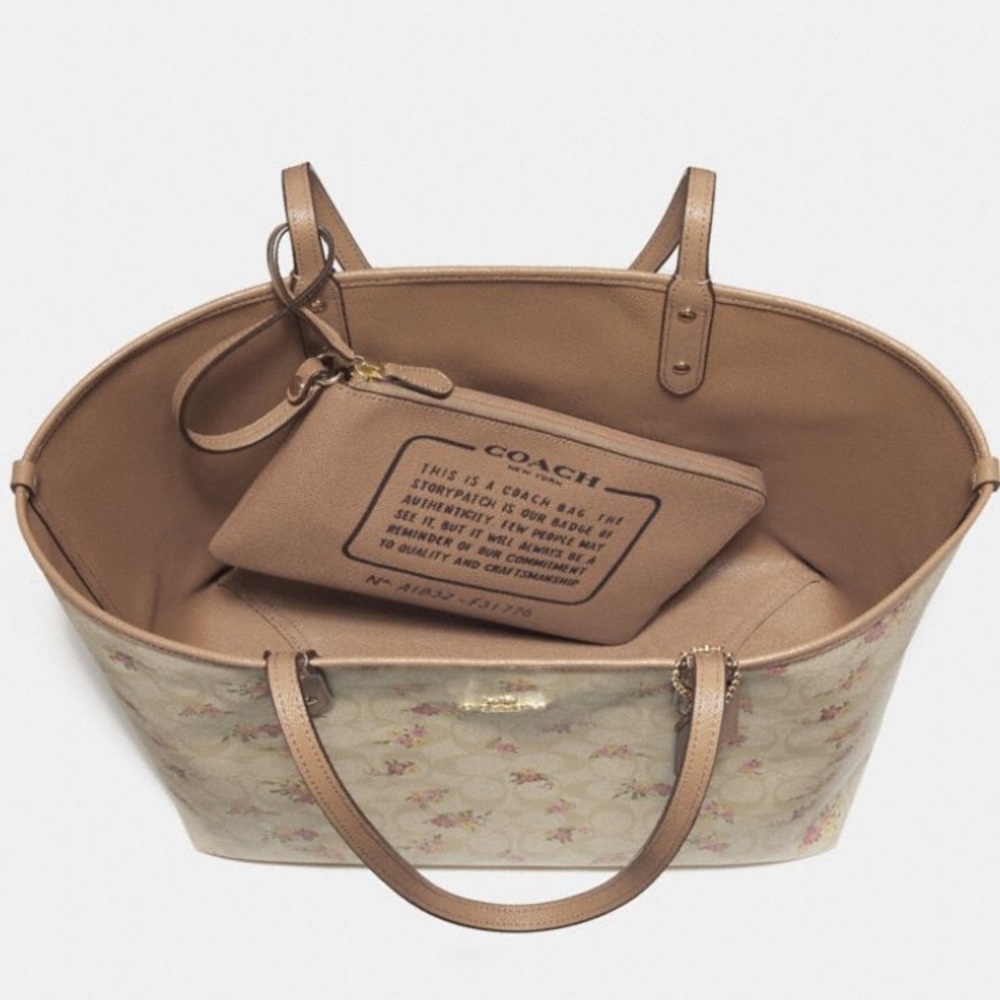 SOLD โ๏ธAuthentic COACH leather floral reversible - Picture 5 of 7